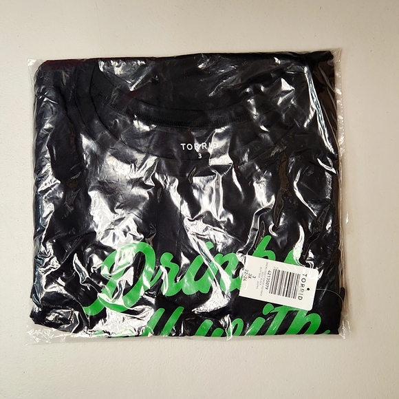 ❤️NWT VINTAGE TORRID ST PATRICK'S DAY "DRINKS WELL WITH OTHERS" TEE - PLUS SIZE - Picture 6 of 11